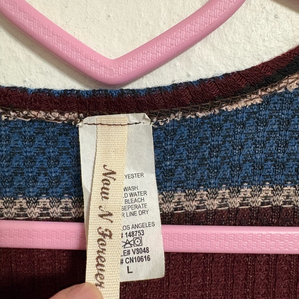 🖤Now N Forever Burgundy and Blue Knit Top🖤 - Picture 2 of 3